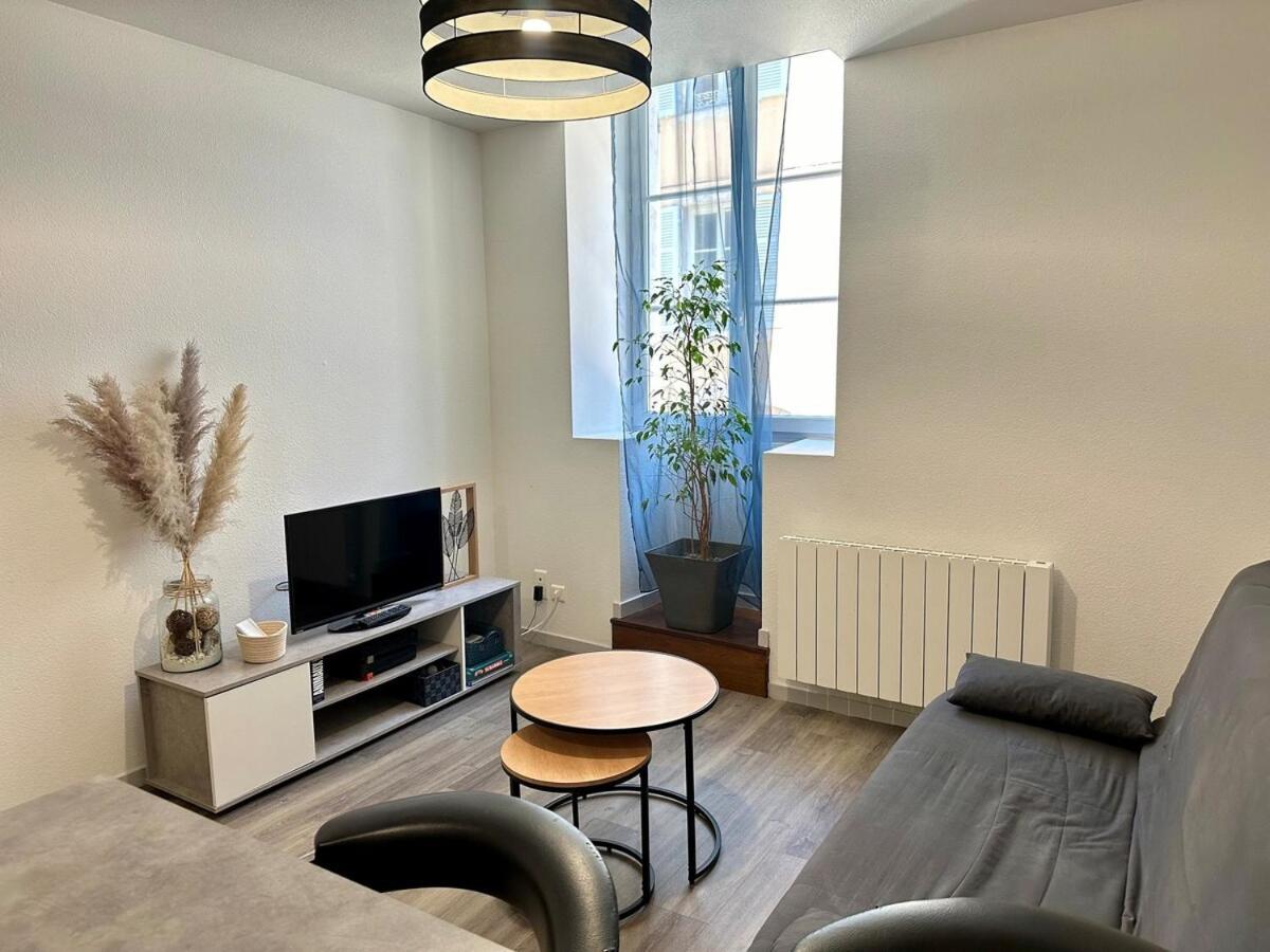 Appartement Calme Au Coeur De La Ville Lons-le-Saunier Exterior photo